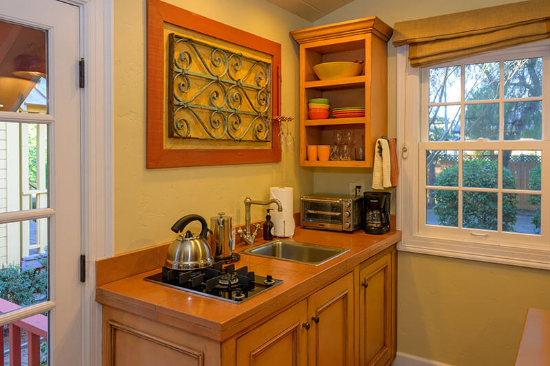 Napa Cottages Cozy King kichenette