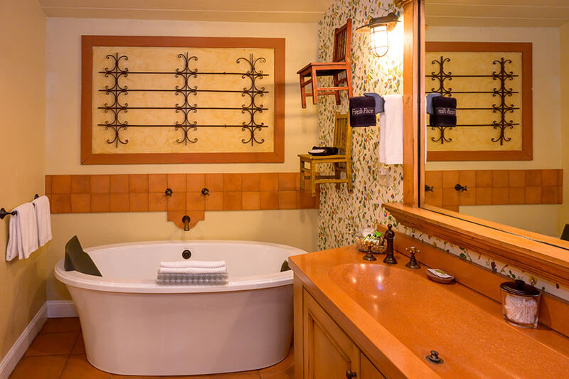 Napa Cottages Romanic King bathroom with old fashioned soaking tub