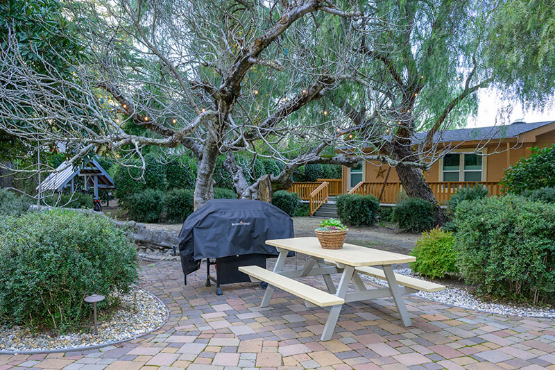 Napa Cottages 2 bedroom picnic and grill