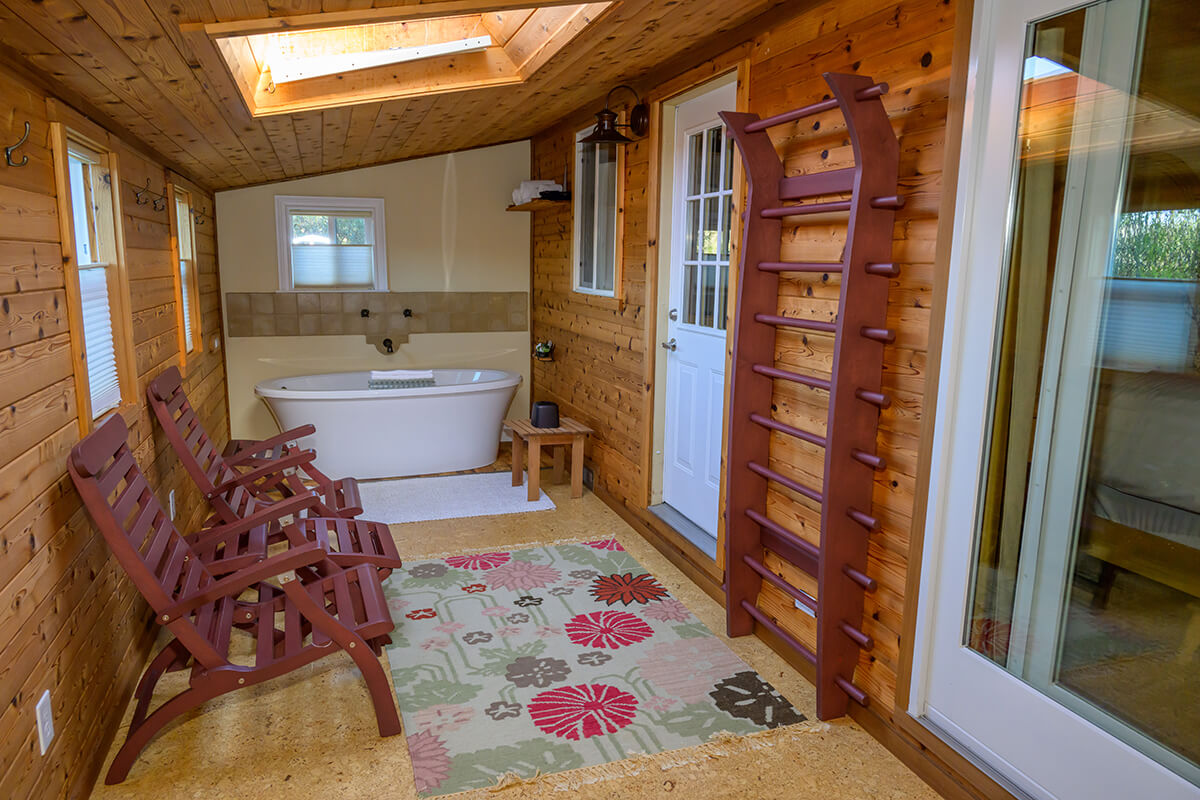 Napa Cottages 2 bedroom luxury bathtub