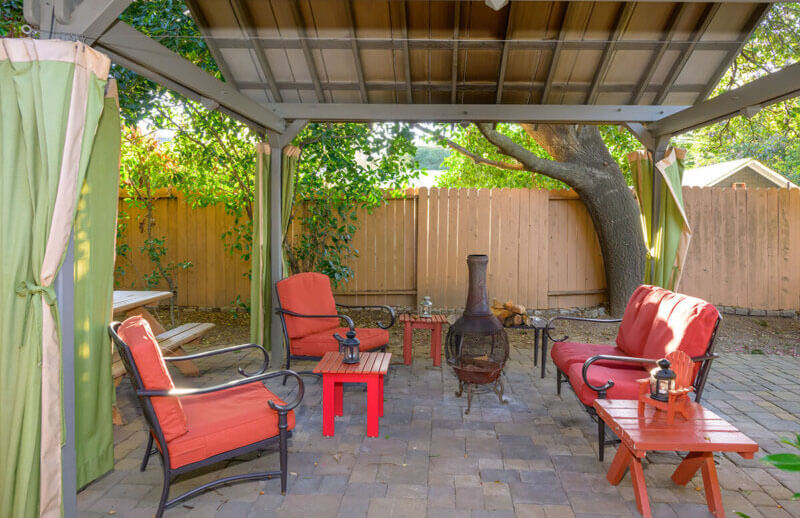 Napa Cottages Cozy King old fashioned modern luxury bath tub